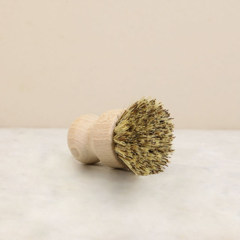 Wooden pot brush