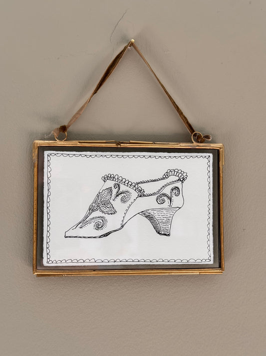 Small hanging glass display frame | landscape